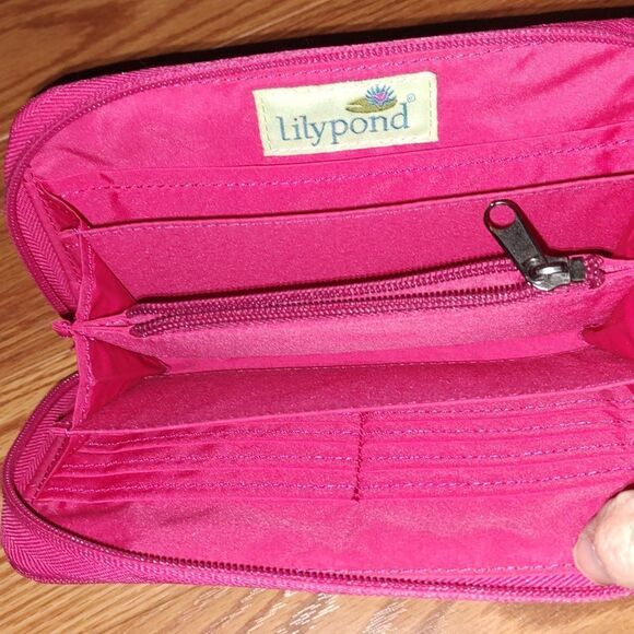 Lilypond zip around wallet wristlet magenta color NWOT - Picture 2 of 3